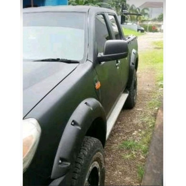 Overfender ford ranger 2010