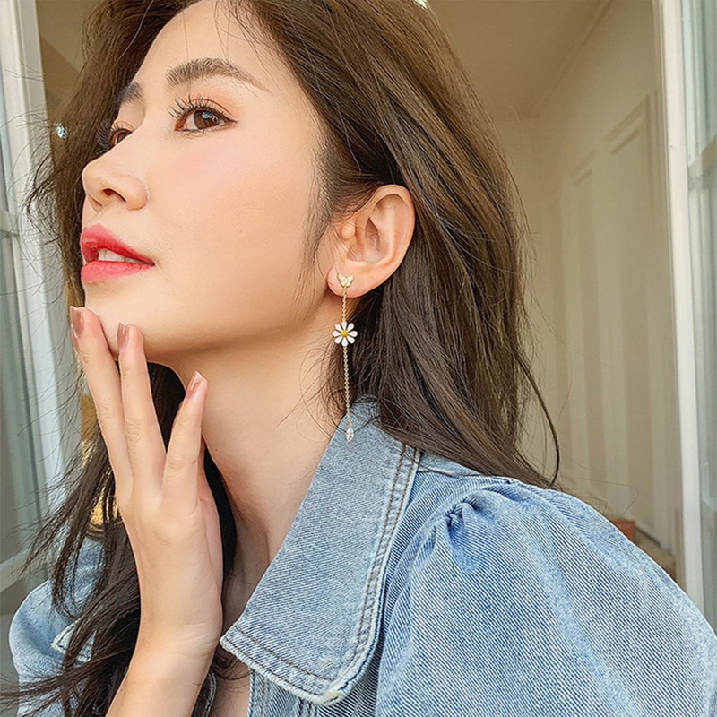 Fancyqube Anting Zircon Bentuk Bunga Daisy Kupu-Kupu Daun Asimetris Gaya Korea Untuk Wanita