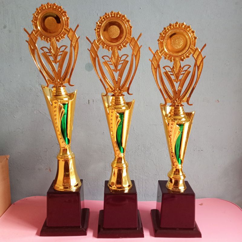 Piala 115 Tinggi 47cm