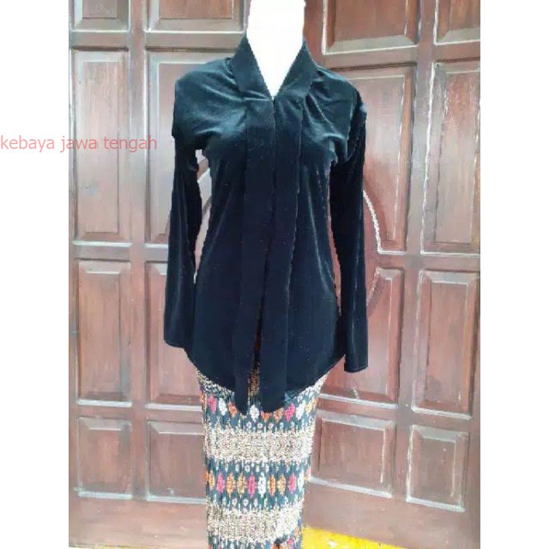 Kebaya Bludru Kartini / Kebaya Hijab Leher V (Bahan Tebal) Kebaya Bludru