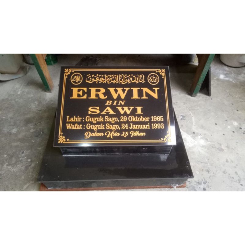 Batu Nisan Mejan Kuburan