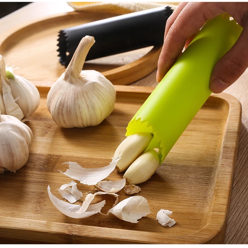 1pc Alat Pengupas Bawang Putih / Buah / Sayuran Manual Bahan Silikon Tidak Beracun Untuk Dapur