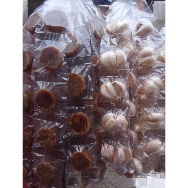 2 macam.gula merah sama bawang putih. isi 10 renceng.masing masing 5 renceng
