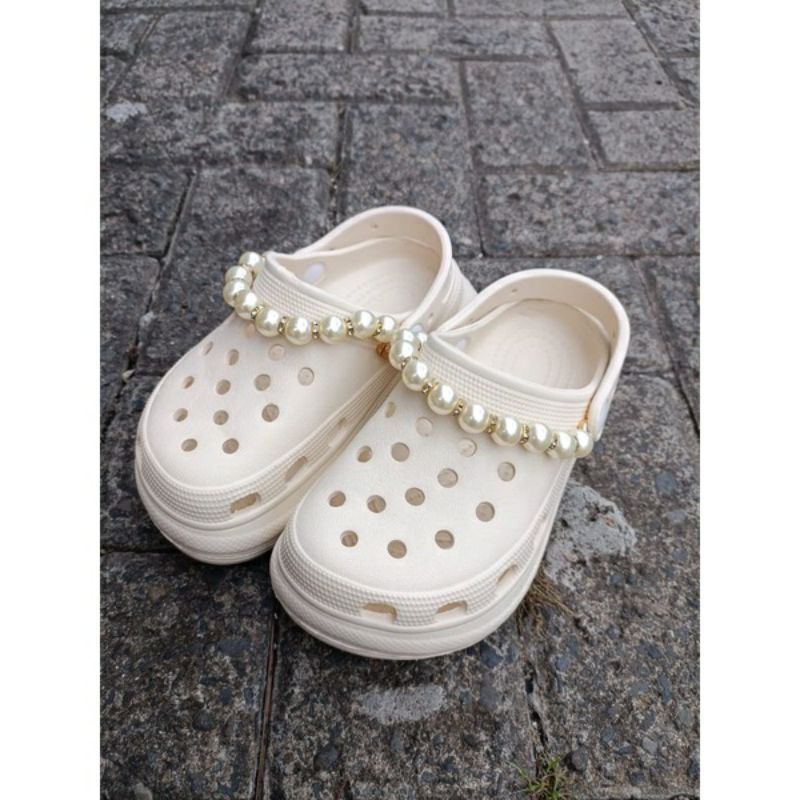 SANDAL FASHION ANAK BAE MUTIARA CLOG FREE JIBBITZ