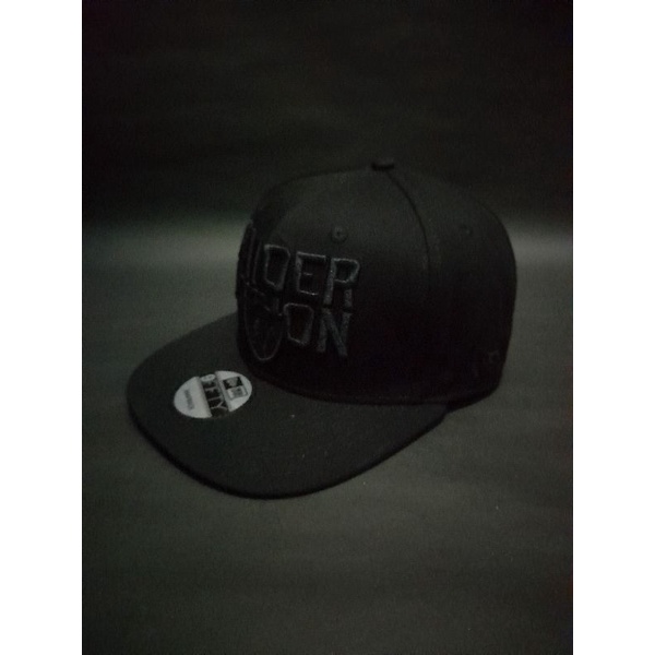 topi snapback new era raider