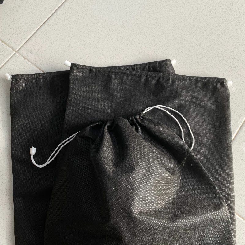 Dustbag Tas Spunbond Untuk Menyimpan Sepatu Murah Simple Warna Hitam FS 30x38