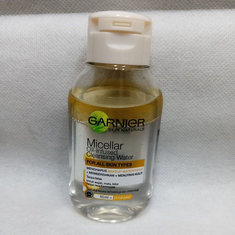 Garnier Micellar Oil -infused Cleansing Water