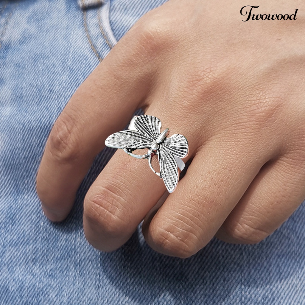 Cincin Bentuk Tengkorak Warna Silver Gaya Retro Eropa Untuk Wanita