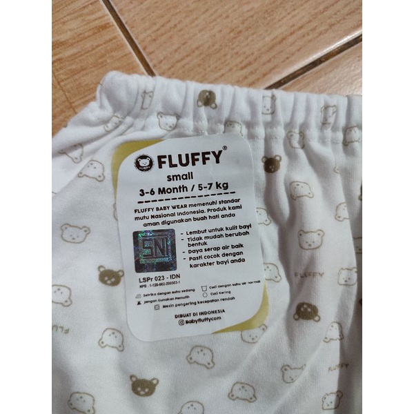 Celana pendek Fuffy S