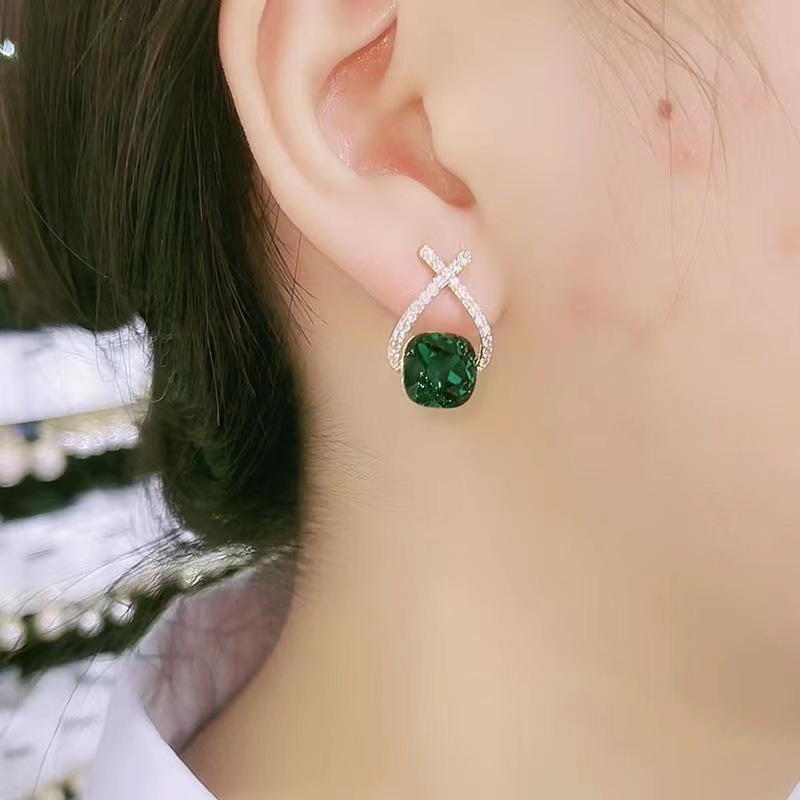 Anting Berlian Imitasi Warna Hijau Gaya Korea Untuk Wanita