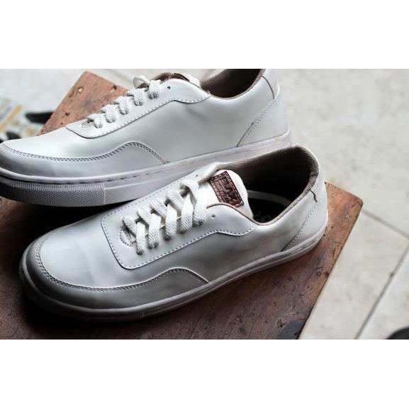 Sneaker Putih BLAX Footwear - Edisi Kuta White - 39