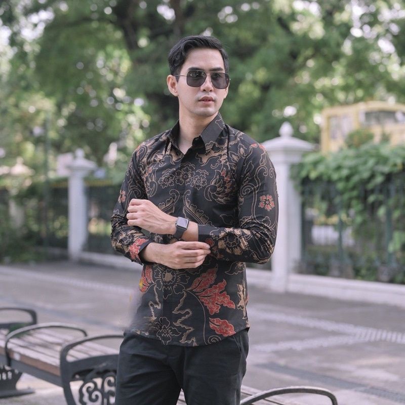 Baju Batik Pria Lengan Panjang Modern Slimfit Katun Lapis Furing