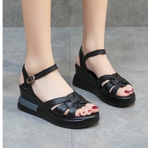 SW31 Sandal Wedges Wanita Sol Tebal Ada Tali Belakang