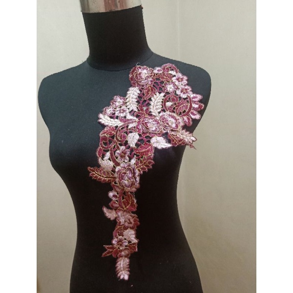 Renda bordir bunga timbul G01