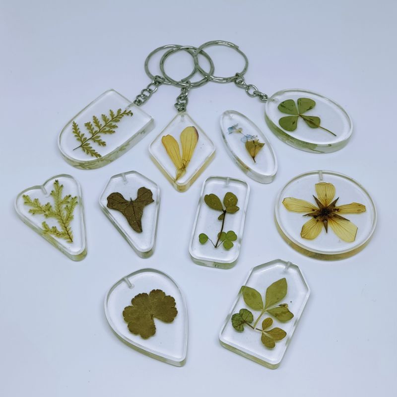 Gantungan Kunci/Keychain Resin Daun & Bunga Sederhana