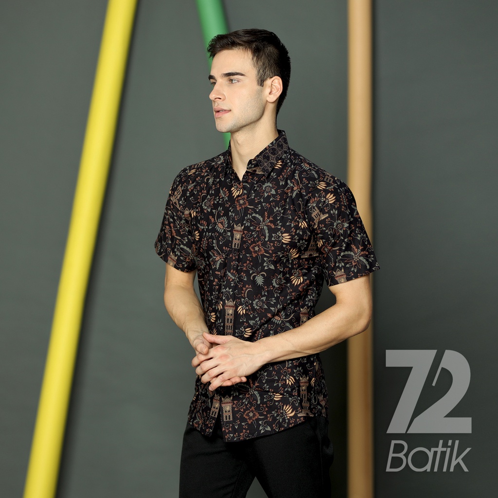 KEMEJA BATIK PRIA Slimfit Lengan Pendek Premium Motif Jam Gadang Warna Hitam 723136 Cap 72 - Baju Kemeja Atasan Pakaian Setelan Batik Pria Cowok Laki Laki Remaja Keluarga Kantor Lengan Pendek Modern Slimfit Slim Fit Premium Kekinian