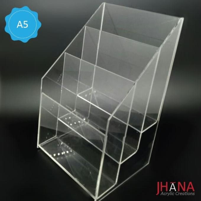 

Tempat Brosur 3 Susun Akrilik / acrylic Ukuran A5 TB40