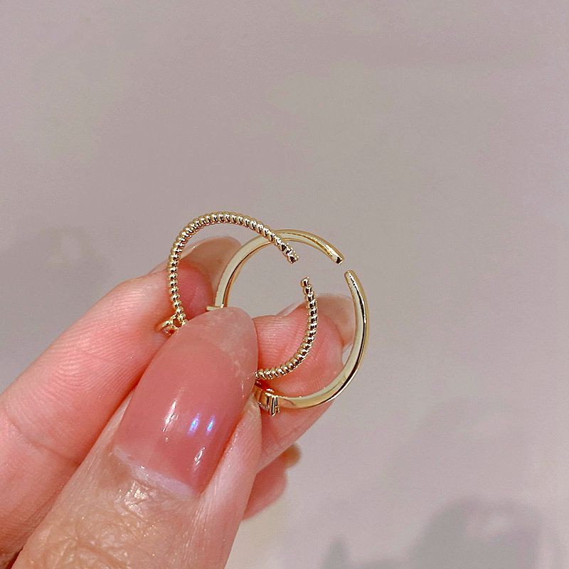 YEEZII 2pcs / Set Cincin Zircon Bentuk Hati Warna Emas Untuk Wanita