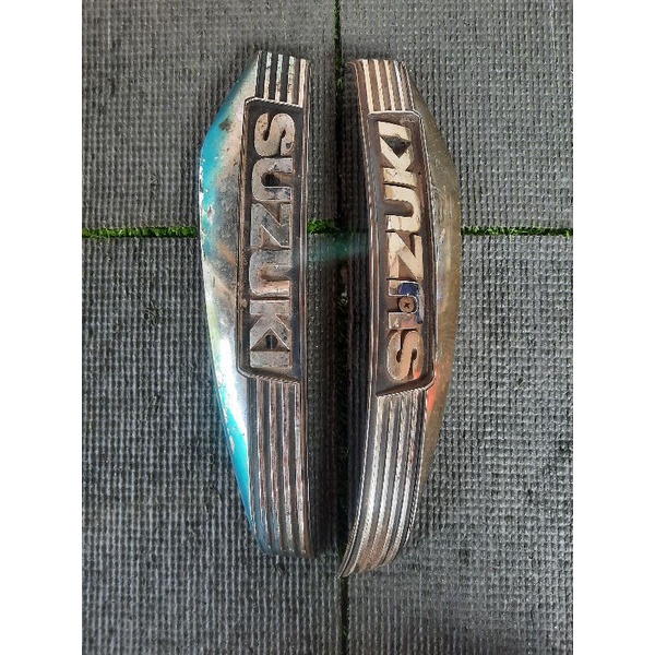 emblem tangki suzuki rc 100