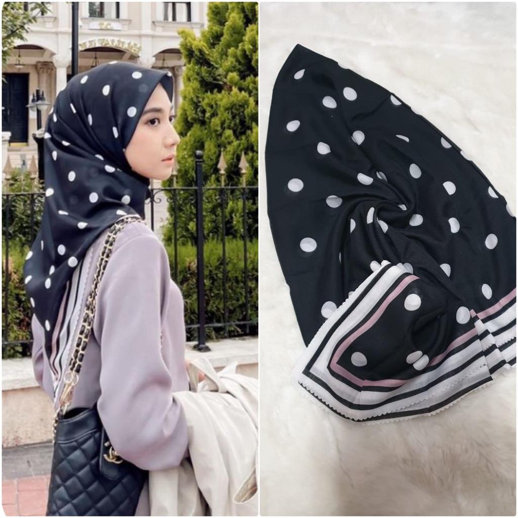 Jilbab Segi empat motif polkadot Scraft Polkadot Segi empat polkadot