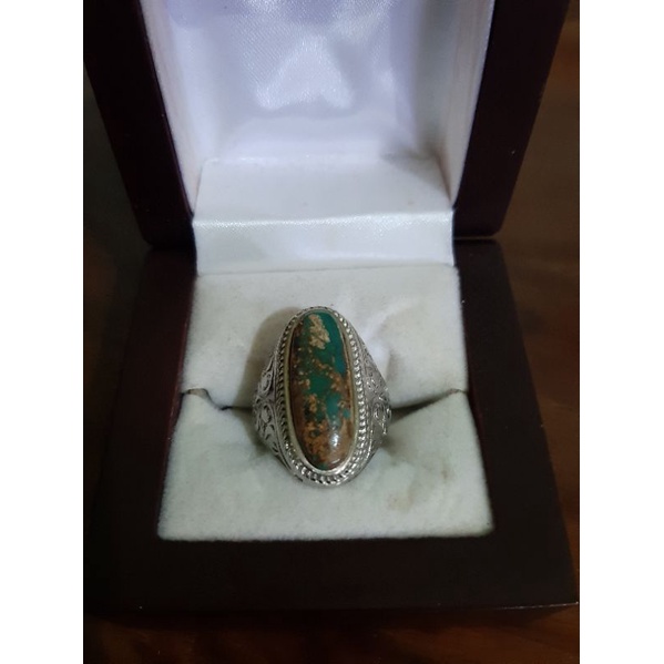 pirus persia urat emas