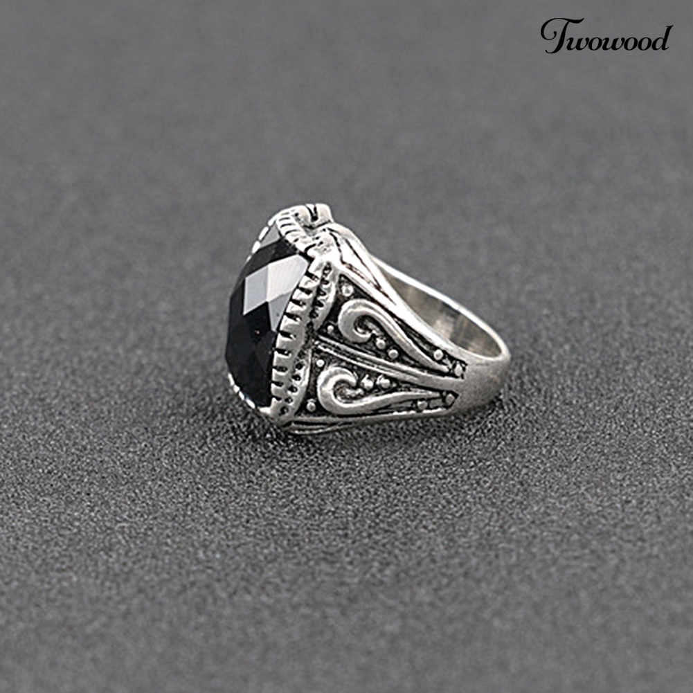 Cincin Bahan Alloy Motif Ukir Gaya Retro Untuk Pria