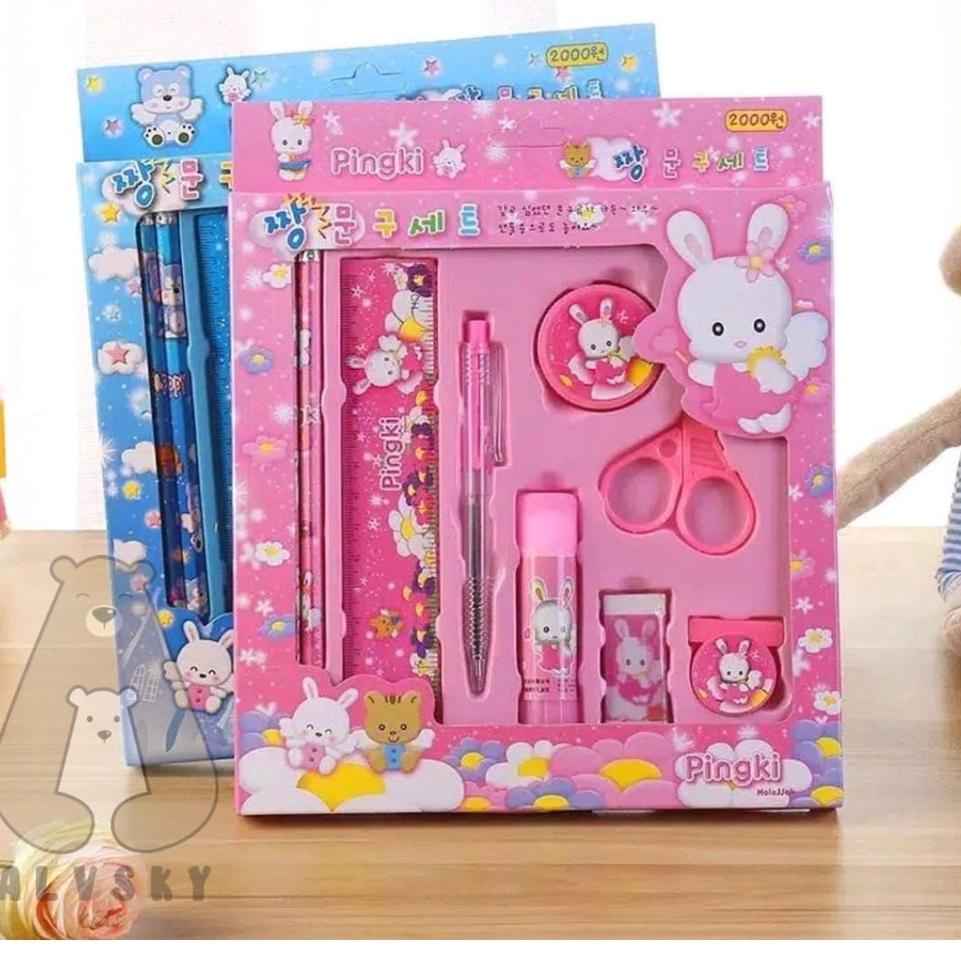 

↻ ALAT TULIS PENSIL SET ANAK 10 IN 1 KARAKTER LUCU STATIONERY SOUVENIR / ALAT TULIS SEKOLAH ⇆