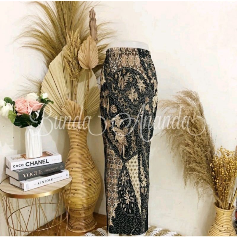 Rok Plisket PARANG / Rok Kebaya Modern / Kebaya Murah / Kebaya bredisment / Kebaya Wisuda Kondangan / Kebaya Jumbo Kutubaru / Kebaya Jadi / Rok Batik / Rok Rempel / Kebaya Warna Gold Silver Moka Hitam / Naily Kebaya HN Mode Galery Kebaya Galery Batik