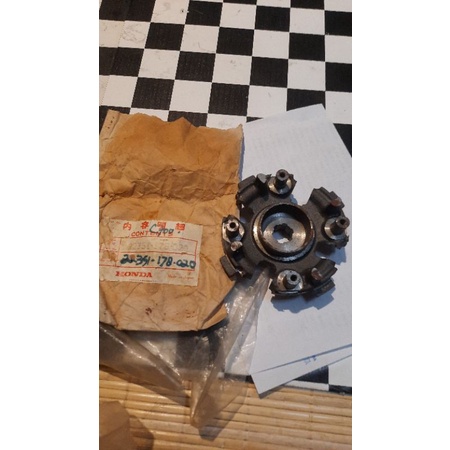 PLAT KOPLING HONDA C700 ASLI JAPANPLAT KOPLING HONDA C700 ASLI JAPAN