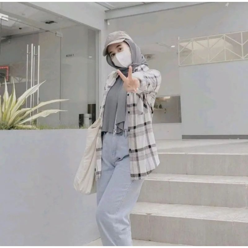 Flanel Atasan Wanita Uniseks Lengan Panjang Hem / V-NECKS