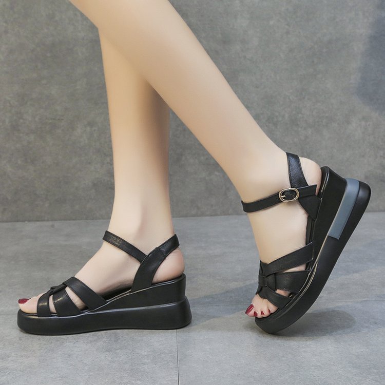 SW31 Sandal Wedges Wanita Sol Tebal Ada Tali Belakang