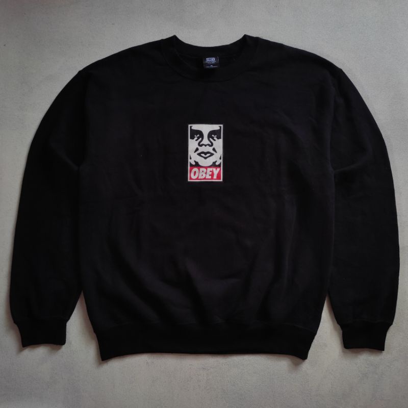 Crewneck obey second