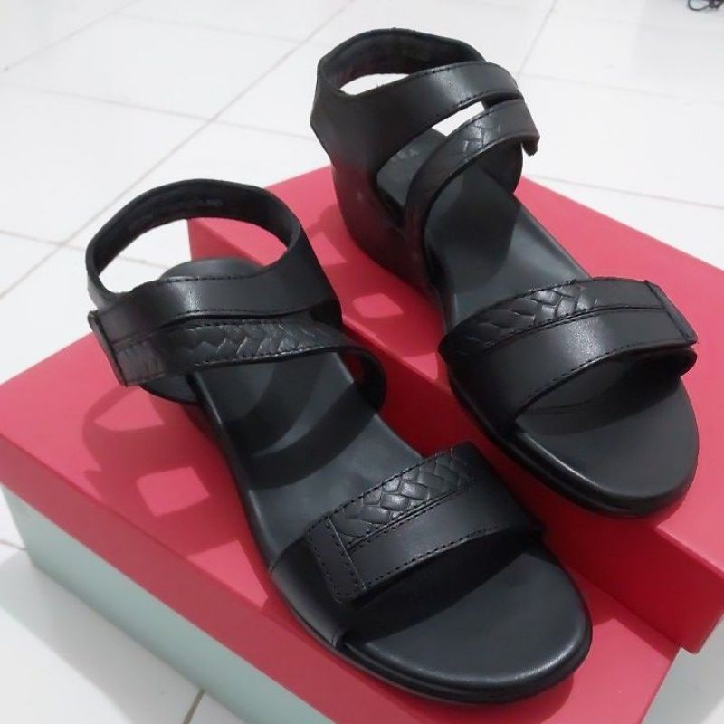 Sepatu Sandal Kulit Ziera