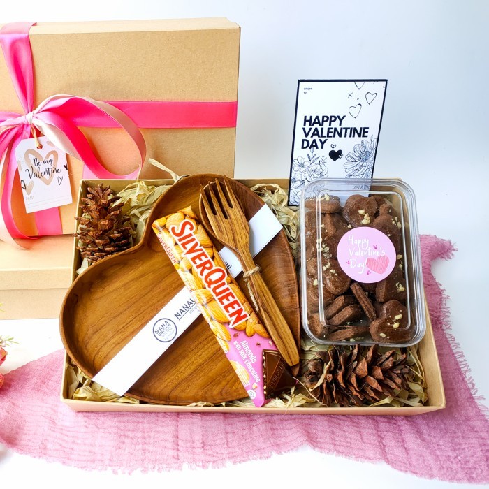 

Hampers Valentine Paket Hadiah Coklat Kado Valentine Kado Pernikahan