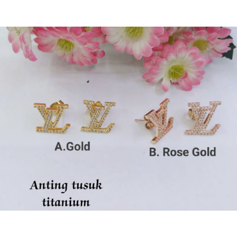 TSDR023. Anting tusuk Titanium dewasa model LV dgn mata zircon