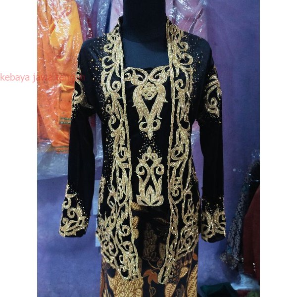 kebaya bludru atasan full payet Kebaya Bludru