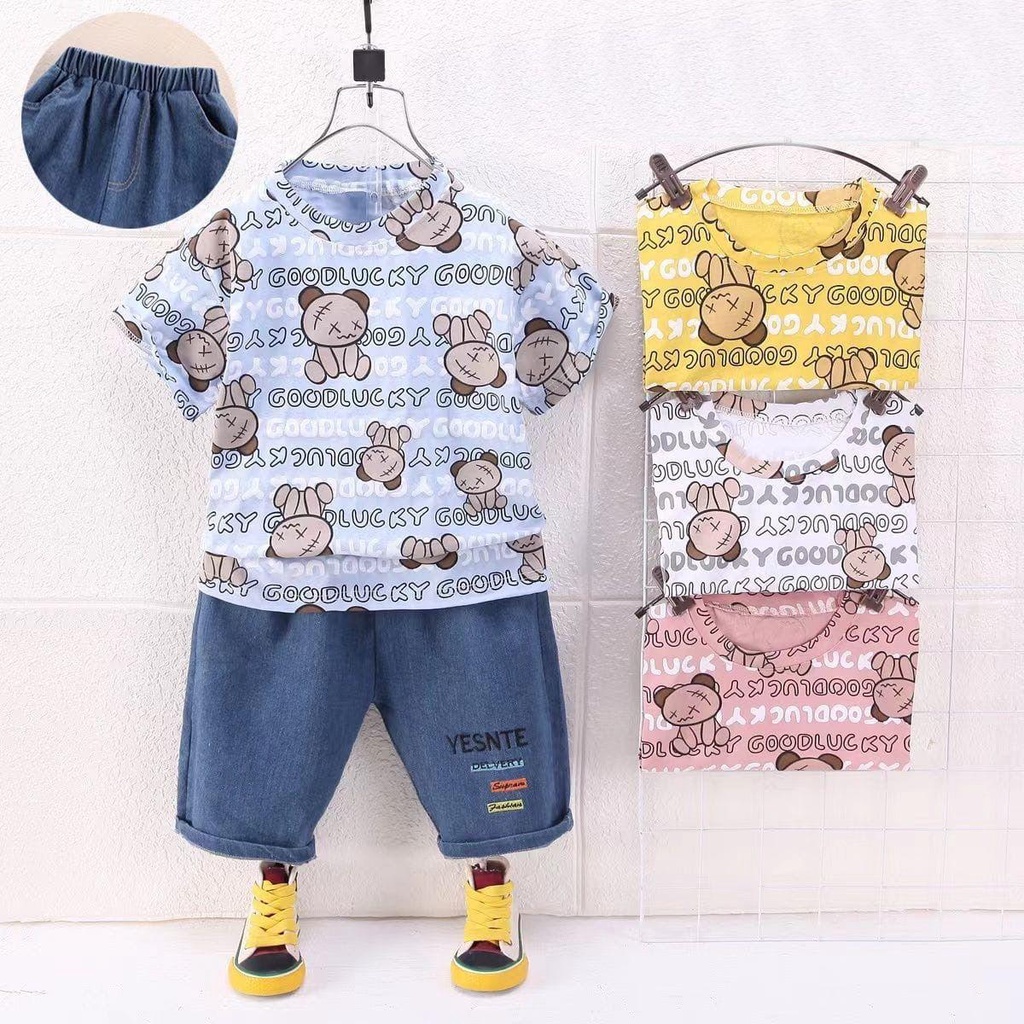 KFCAT Stelan Kaos Atasan Lengan Pendek Anak Laki Laki O-Neck Motif Good Lucky Katun Santai Celana Jeans 4-7 Tahun