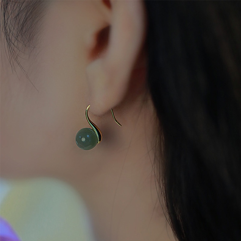 Anting Giok Hetian Alami Gaya Retro Untuk Wanita