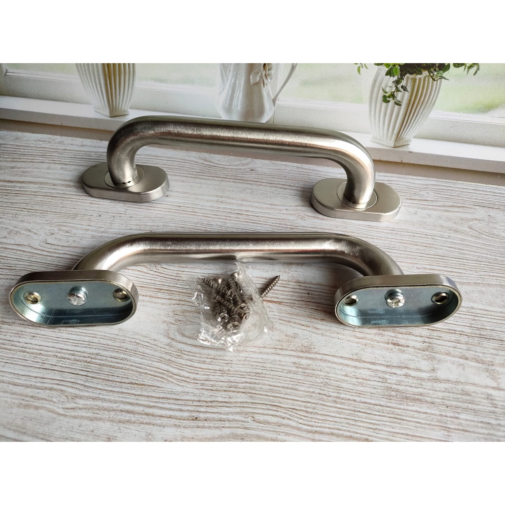 Pull handle pintu garasi atau gagang pintu garasi