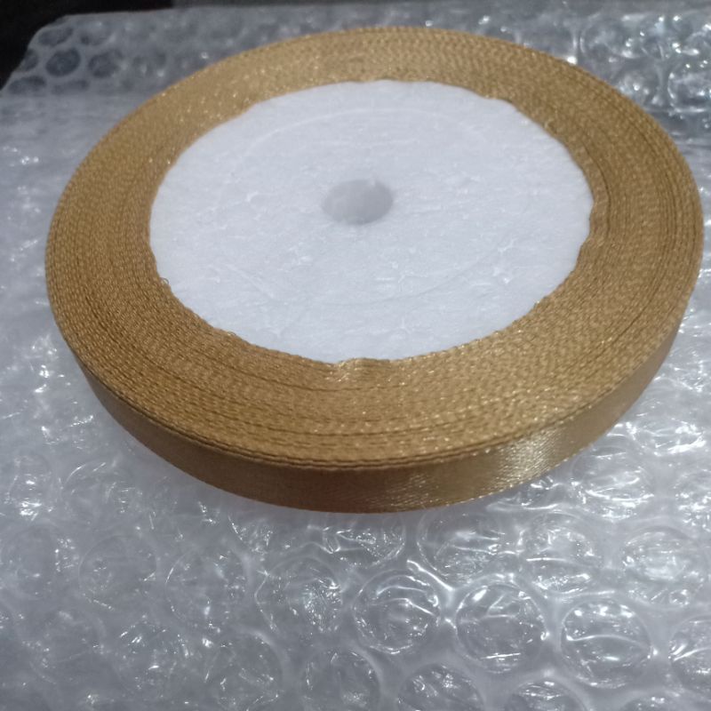 

pita satin 3/8" 1 cm