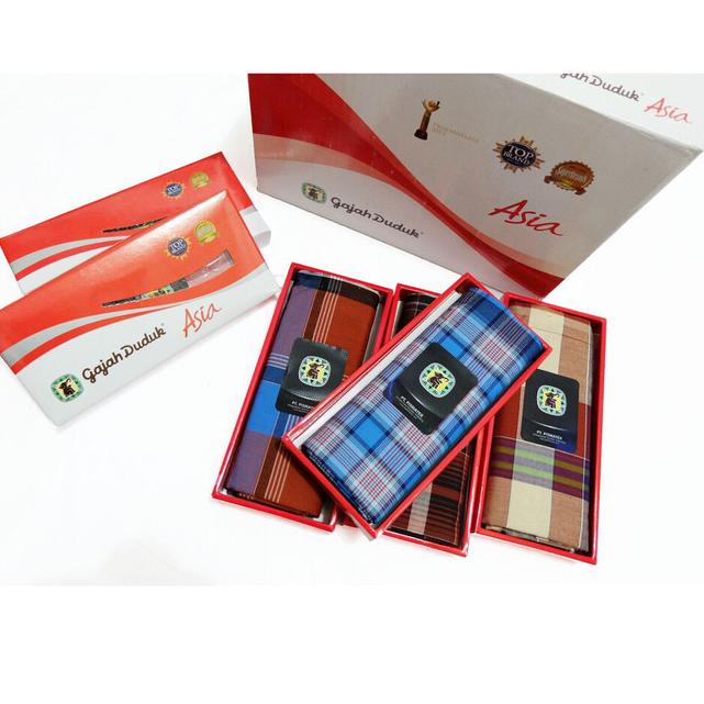 sarung gajah duduk asia merah putih