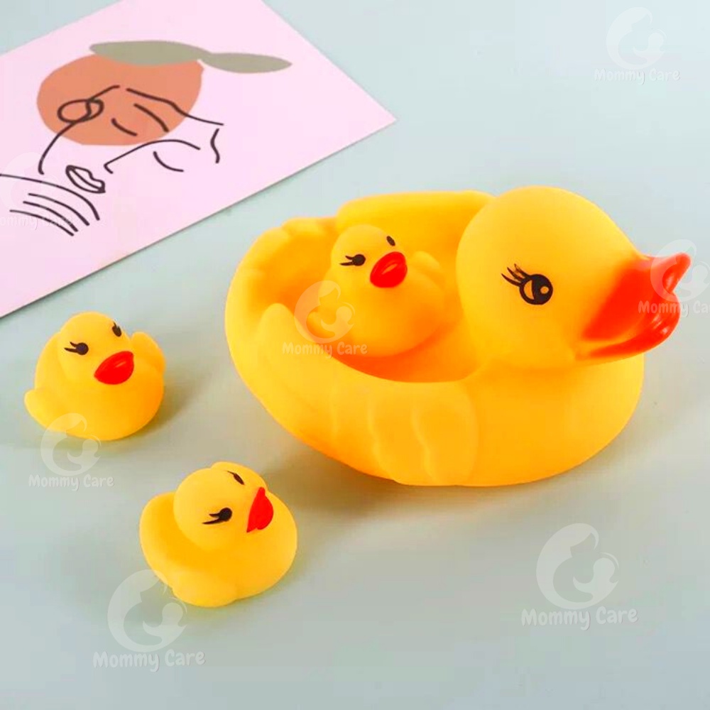 MOMMYCARE MAINAN BEBEK BERENANG SET 4 PCS MAINAN MANDI ANAK BISA BUNYI