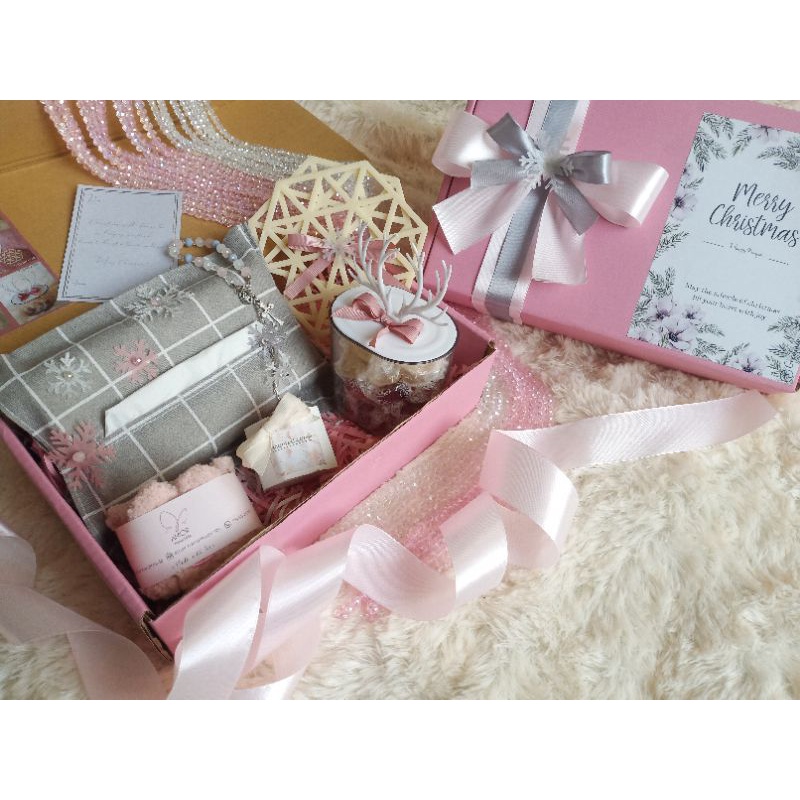 

christmas hampers gift sets/kado natal pink grey