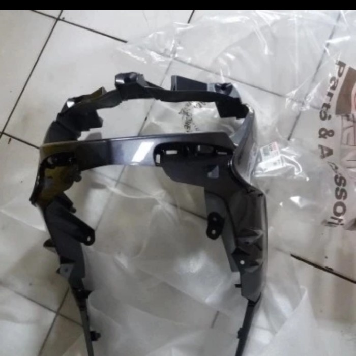 cover depan sayap xeon gt 125 ori YGP