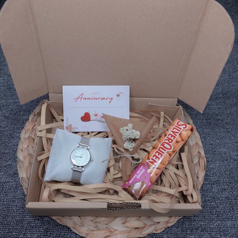 KADO HAMPERS JAM TANGAN KADO ULANG TAHUN CEWEK