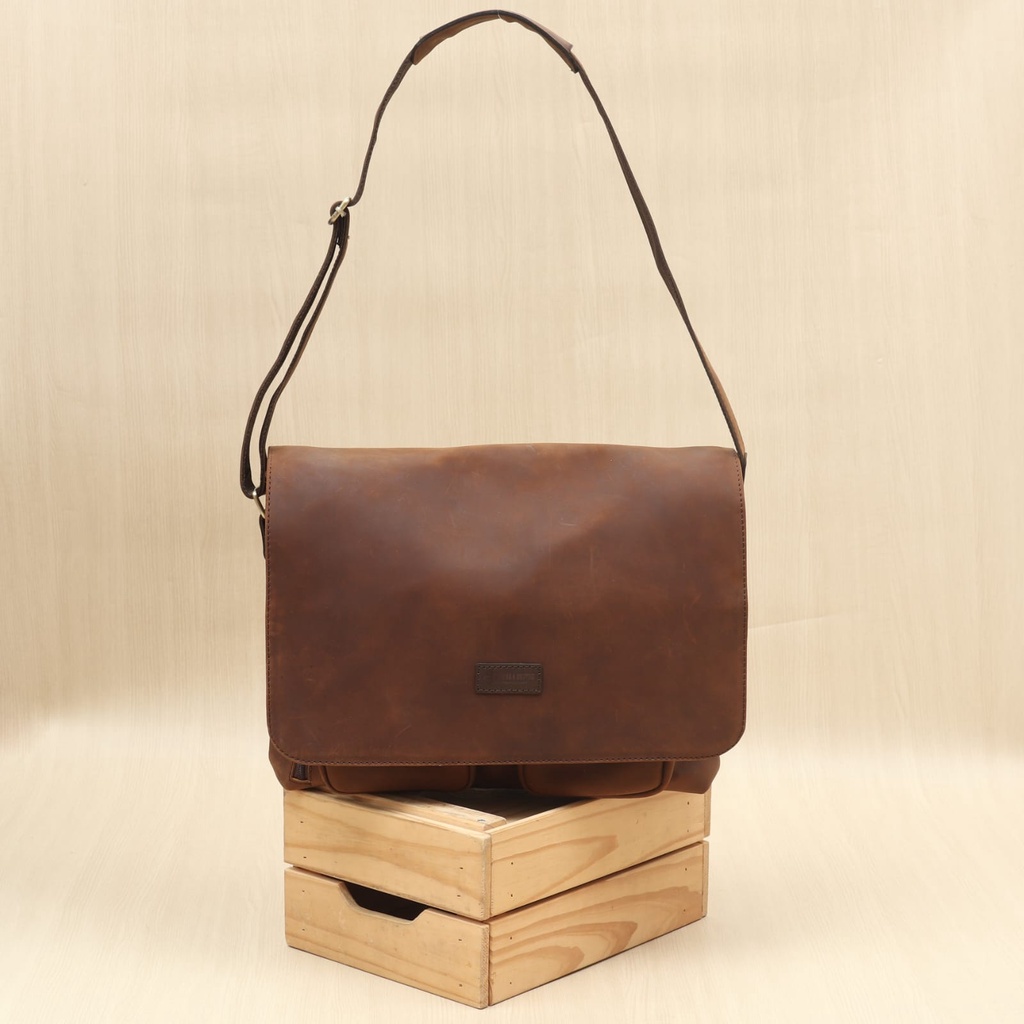 Tas Slempang Laptop Pria wanita Kulit crazyhorse sling bag flavio boston