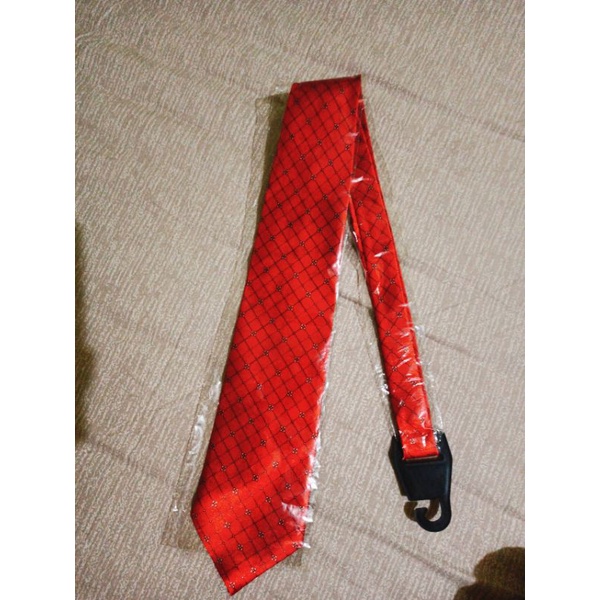 dasi pria merah
