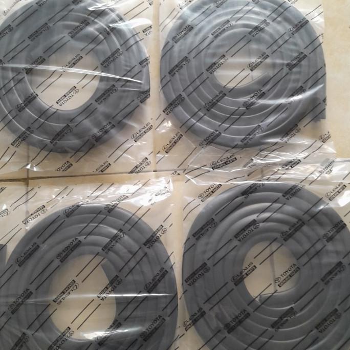 karet body karet balon pintu mobil kijang kapsul kijang super 4 pntu