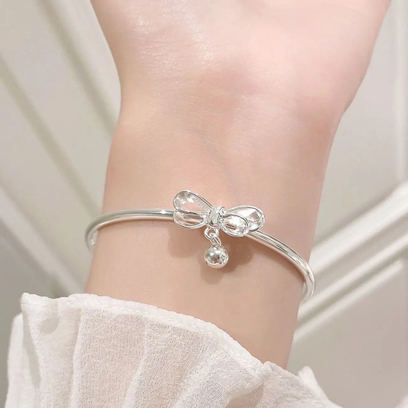 Gelang Tangan Silver Simple Hias Lonceng Pita Untuk Wanita