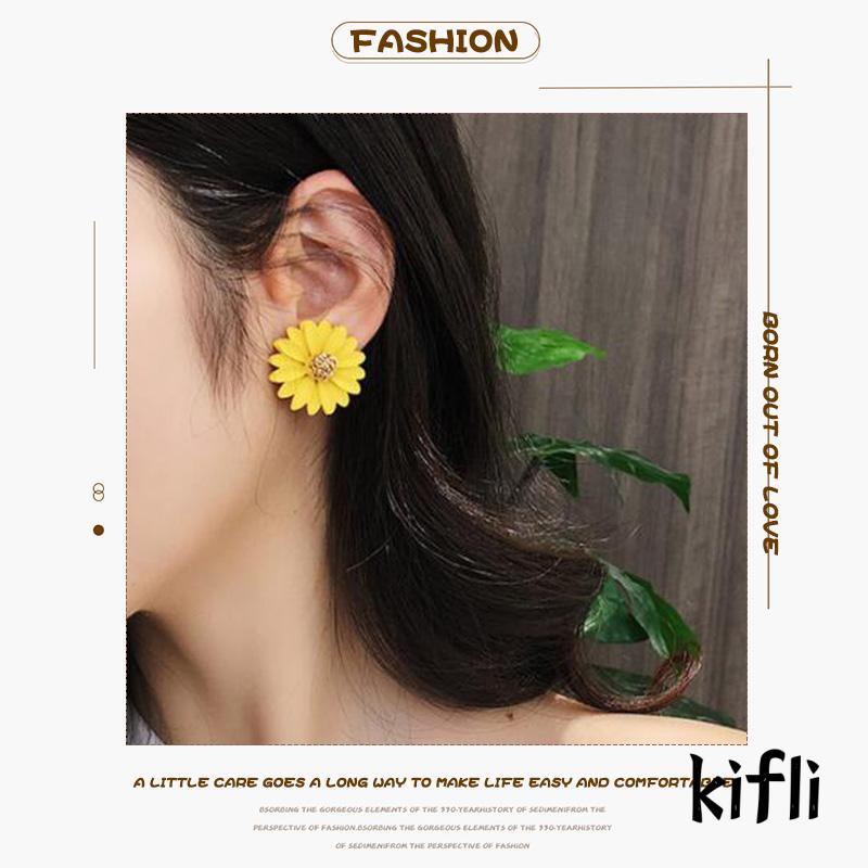 Anting Tusuk Gantung Desain Bunga Krisan Gaya Simple / Peri Untuk Wanita